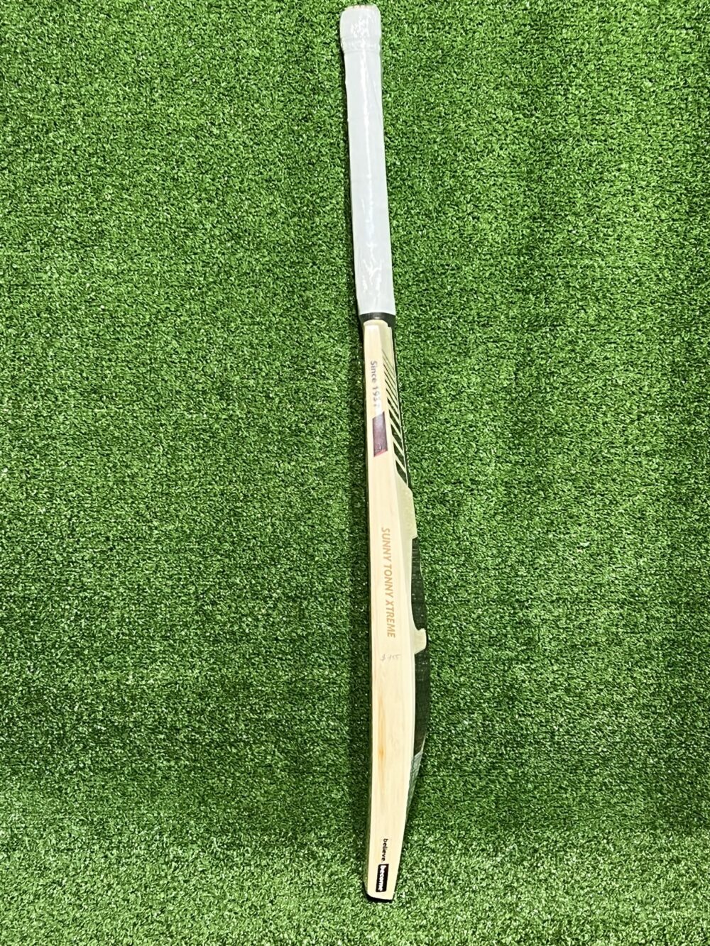 SG Sunny Tonny Xtreme  English Willow Cricket Bat SH - Image 3